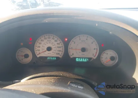 2005 Chrysler Town & Country Touring from USA, damaged, VIN 2C4GP54L85R198268